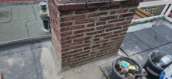 Schoorsteen met aangetast loodwerk: nummer 1 oorzaak van daklekkages